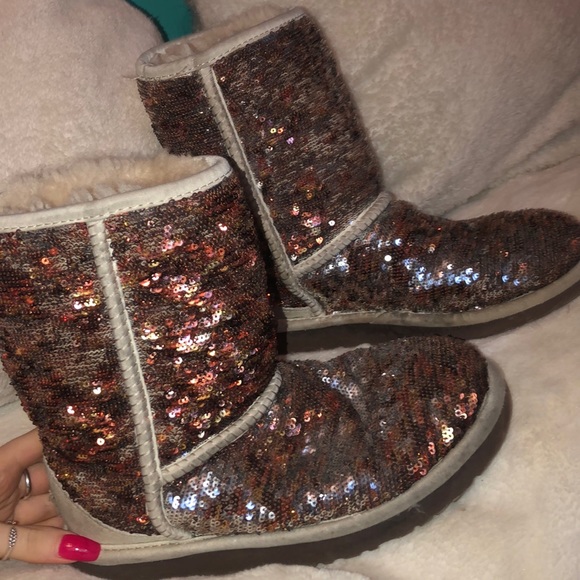 changing sparkly ugg boots - Picture 1 of 2